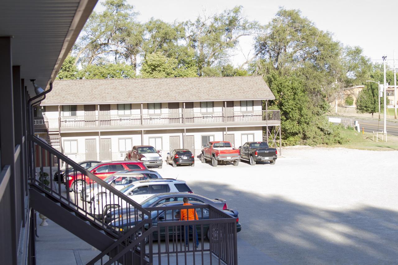 Cottonwood Inn & Suites Phillipsburg Exterior foto